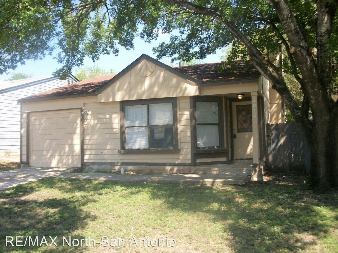Foto principal - 4 br, 1 bath House - 4012 Sunrise Creek