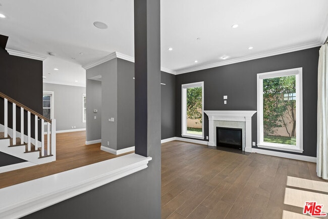 Foto del edificio - 1510 S Carmelina Ave