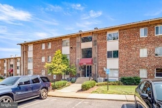 Building Photo - 7521 Riverdale Rd