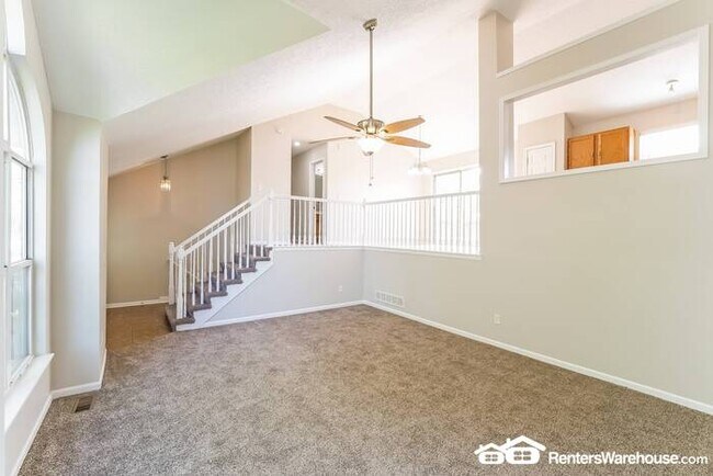 Building Photo - 3 Bedroom/ 2 Bath Home in Gardner! Availab...