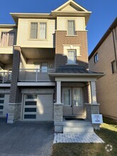 Building Photo - 62 Ambereen Pl