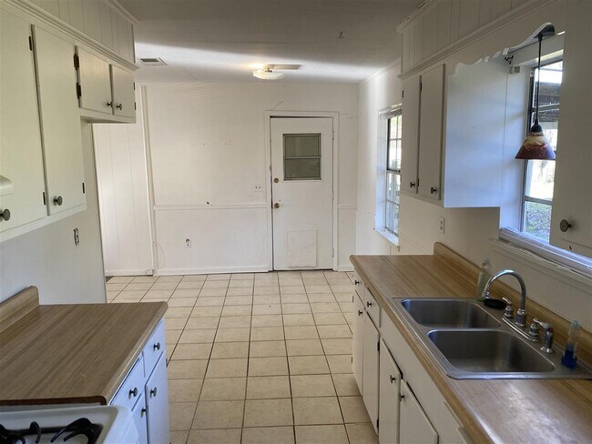 Foto del edificio - 222 Cherry Cir
