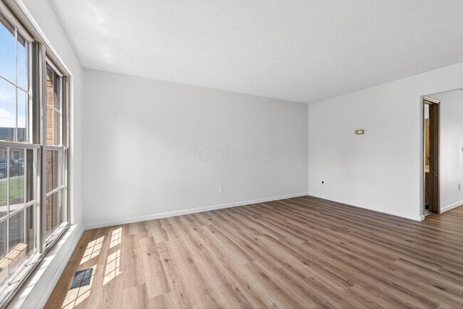 Foto del edificio - 6462 Brookedge Ct