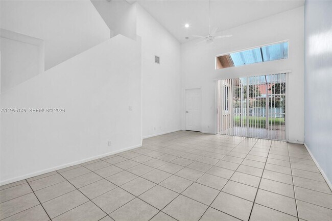 Foto del edificio - 12675 NW 56th Dr