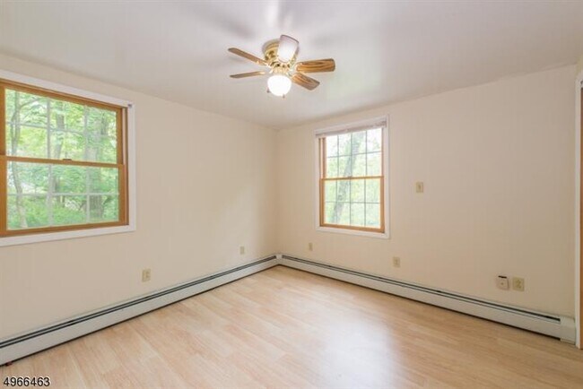 Building Photo - 69 Kitchell Rd