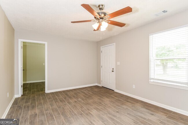 Foto del edificio - 406 N Dogwood St