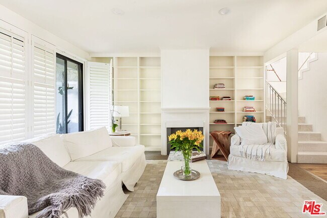 Building Photo - 15515 Sunset Blvd