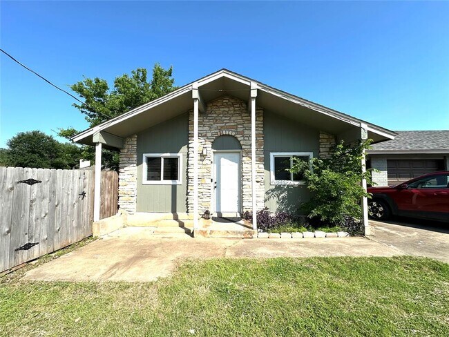Foto del edificio - 2402 Parker Cir