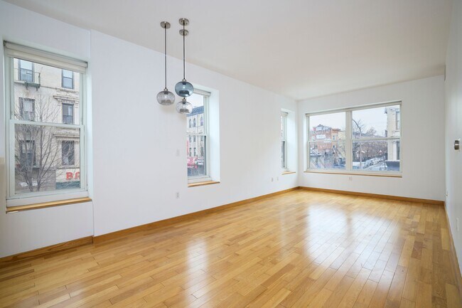 Foto del edificio - 318 Knickerbocker Ave