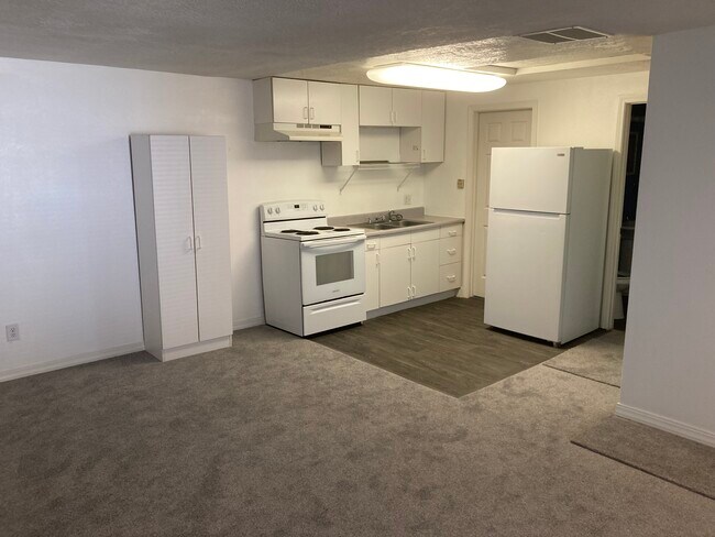 Building Photo - 8810 W Cory Ln