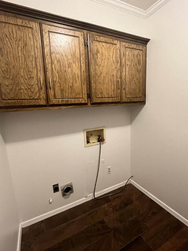 Building Photo - 109 E 17th St