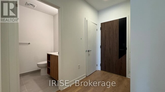 Building Photo - 1037 The Queensway