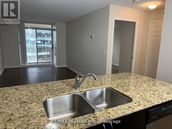 Building Photo - 73 King William Crescent