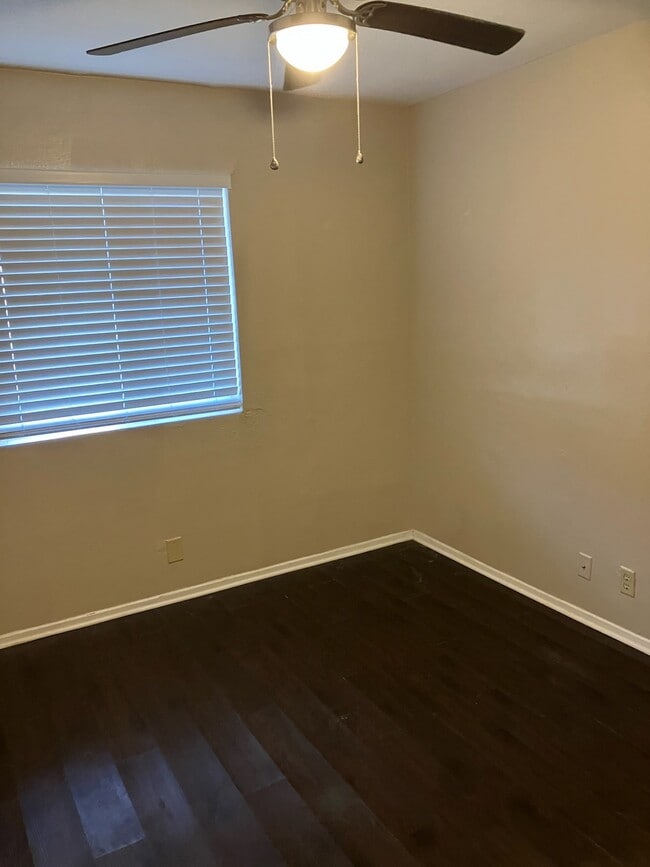 Foto del edificio - 13615 Primwood St