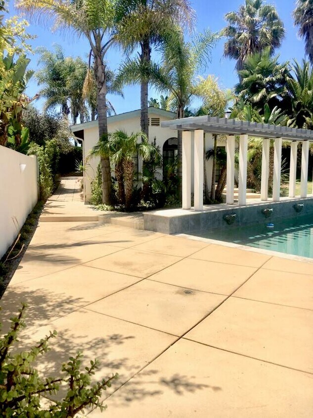 Foto principal - 5932 Soledad Mountain Rd