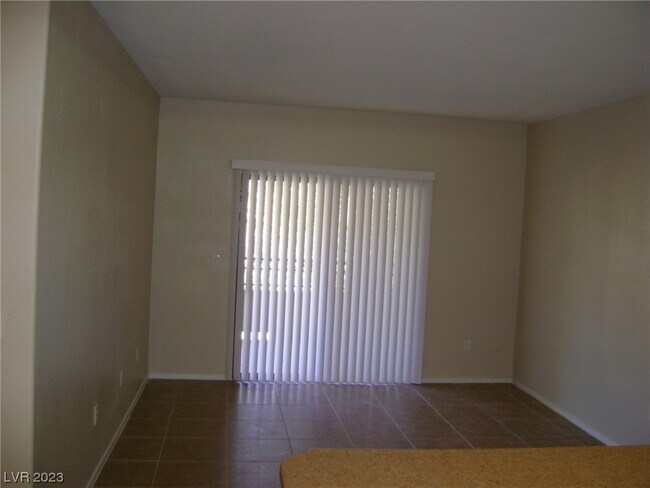 Foto del edificio - 8250 N Grand Canyon Dr