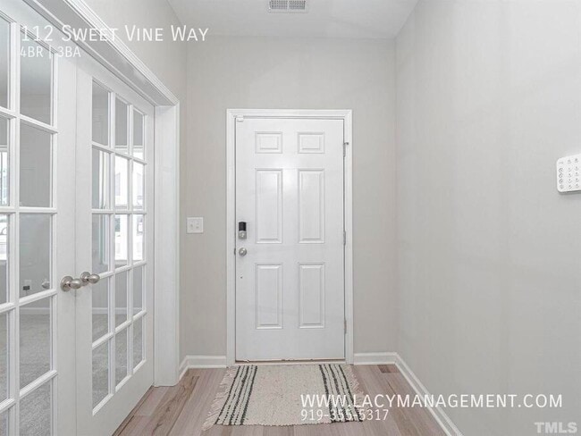 Photo - 112 Sweet Vine Wy House