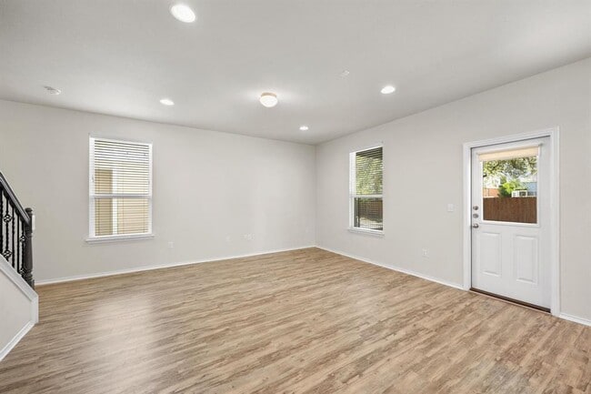 Building Photo - 10402 Abana Way