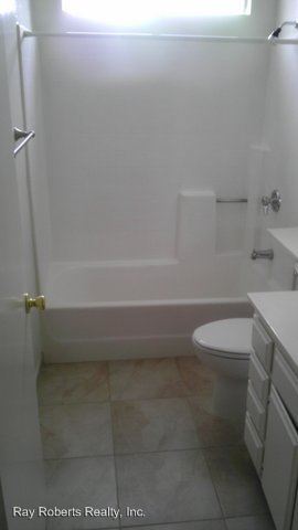 Building Photo - 4522 N Lakewood Blvd