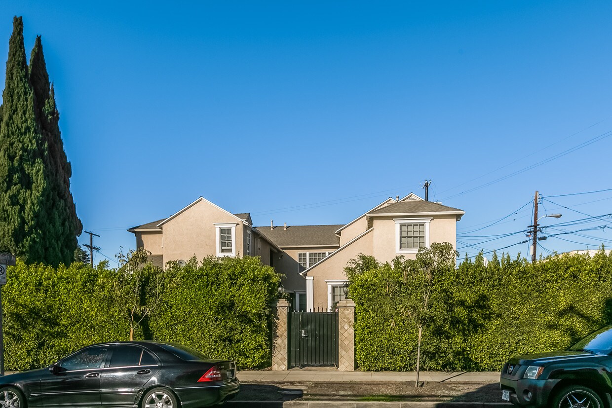 Primary Photo - 8515 Pickford St