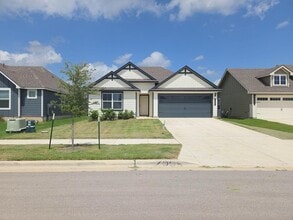 Building Photo - 7005 Luella Dr