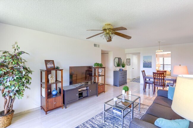 Building Photo - 2/2 UNFURNISHED Condo in Pasadena Cove. Ne...