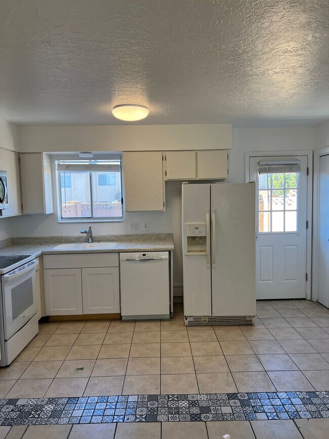 Building Photo - Fantastic 2 bedroom 1.5 bath home in St Ge...