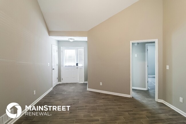 Building Photo - 25 E Country Woods Dr