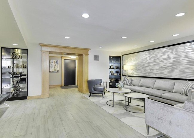 Foto del edificio - 3900 Tunlaw Rd NW