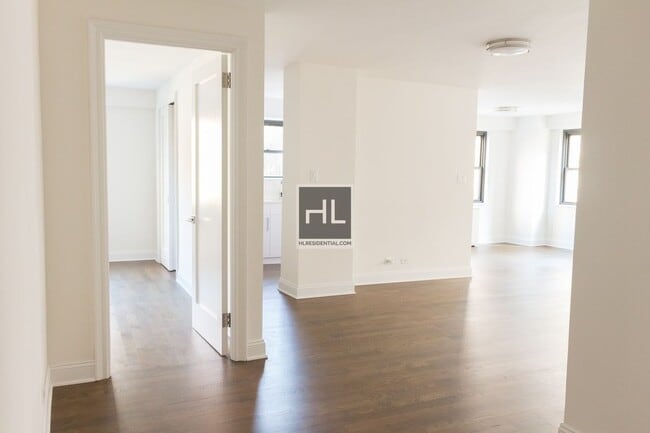 Building Photo - E 16 ST