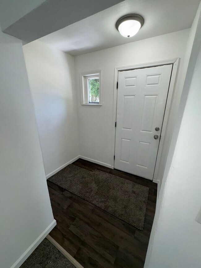 Foto del edificio - Move-In Ready Home in Waterloo