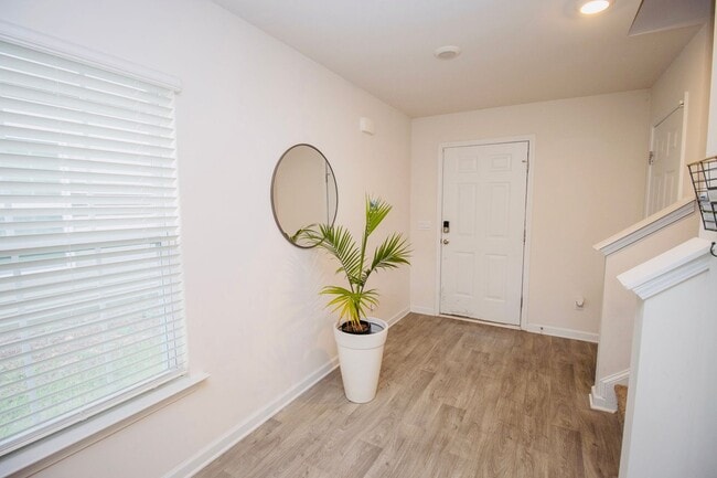 Building Photo - Gorgeous 4 Bedroom, 2 Bath Home in Bowden Village - Available February 2026!