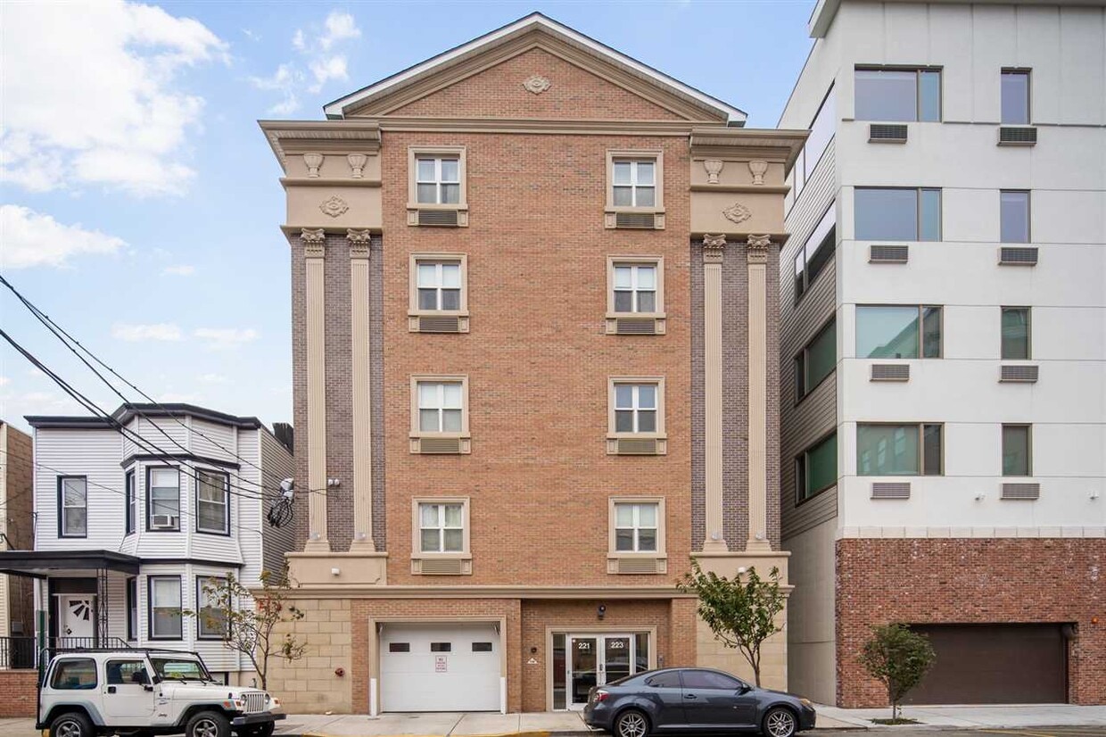 Primary Photo - 221-223 62nd St