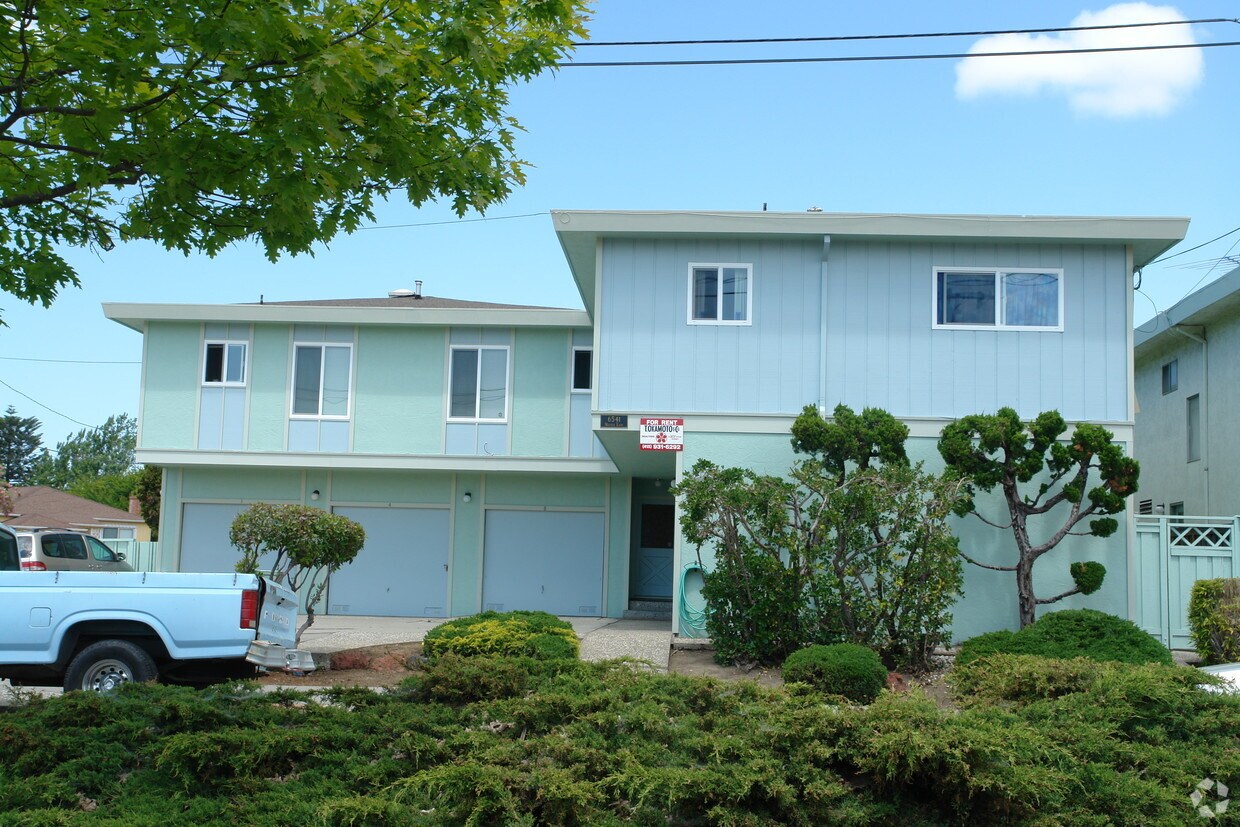Building Photo - 6541 Moeser Ln