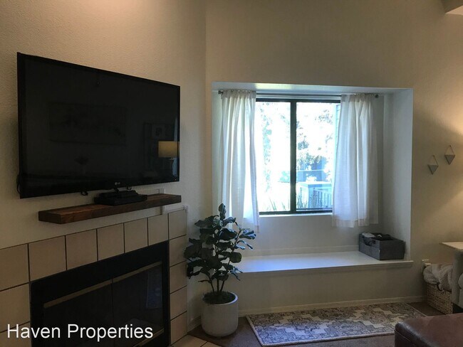Foto del edificio - 2 br, 1.5 bath House - 2221 King Court #23