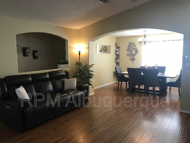 Foto del edificio - 7709 Harrier Ave NW