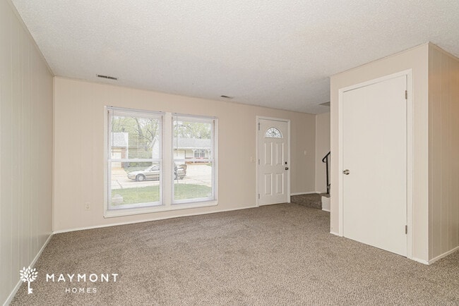 Building Photo - 2532 Braintree Dr