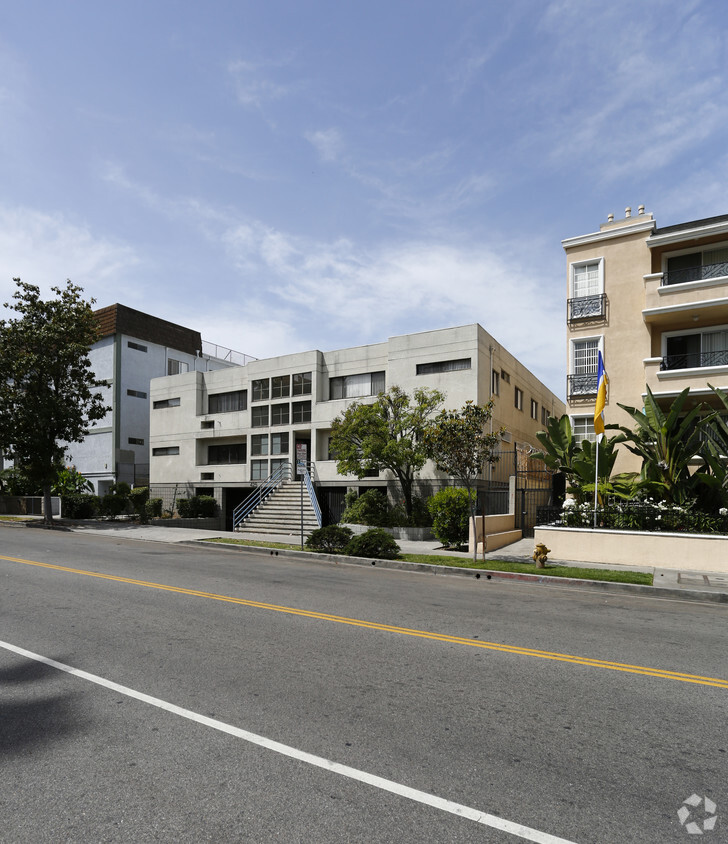 Primary Photo - 425 S Kingsley Dr