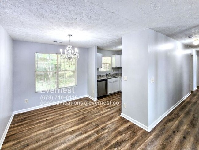 Foto del edificio - 736 Ashley Ln