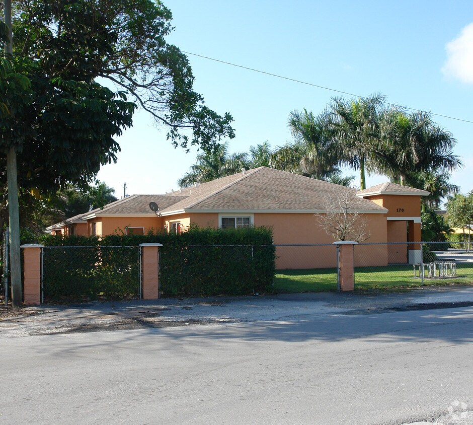 Foto del edificio - 170 NW 10th St