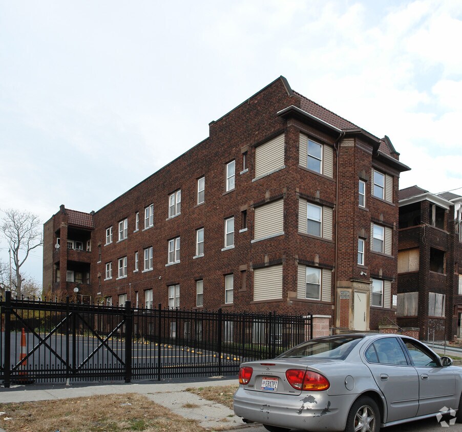 Foto del edificio - 10703 Lee Ave