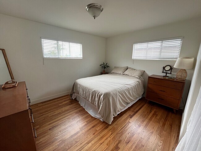 Building Photo - 1224 Morse St