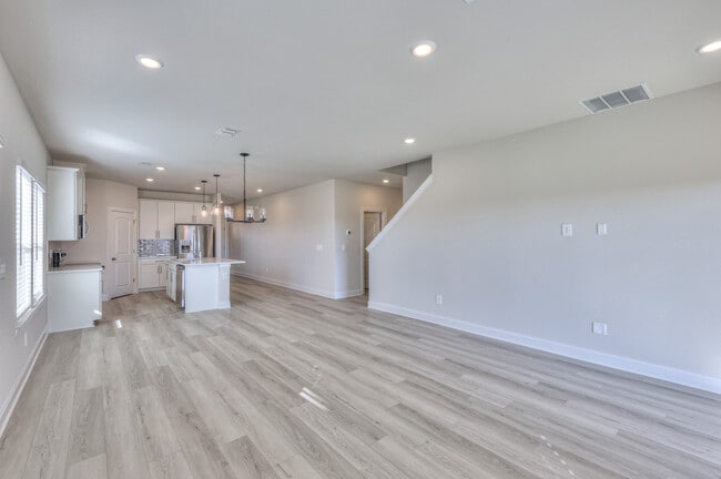 Building Photo - 121 Fernbank Ln