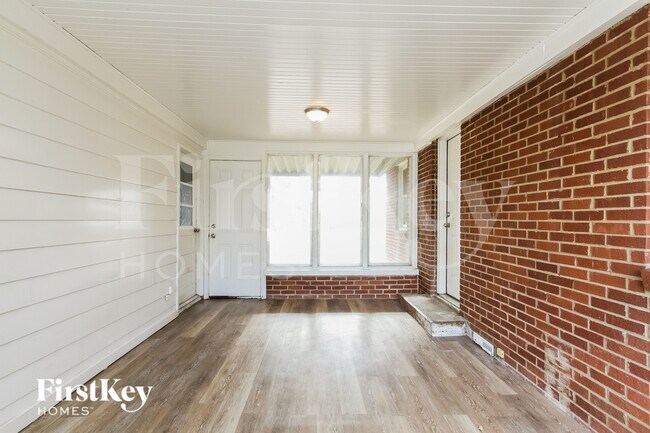 Foto del edificio - 9045 E 18th St