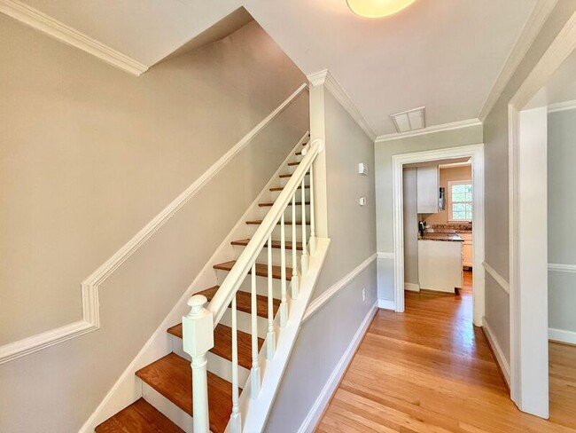 Building Photo - 808 Buckle Ct