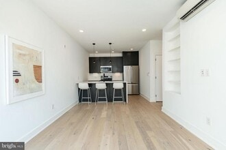 Building Photo - 965 Frankford Ave