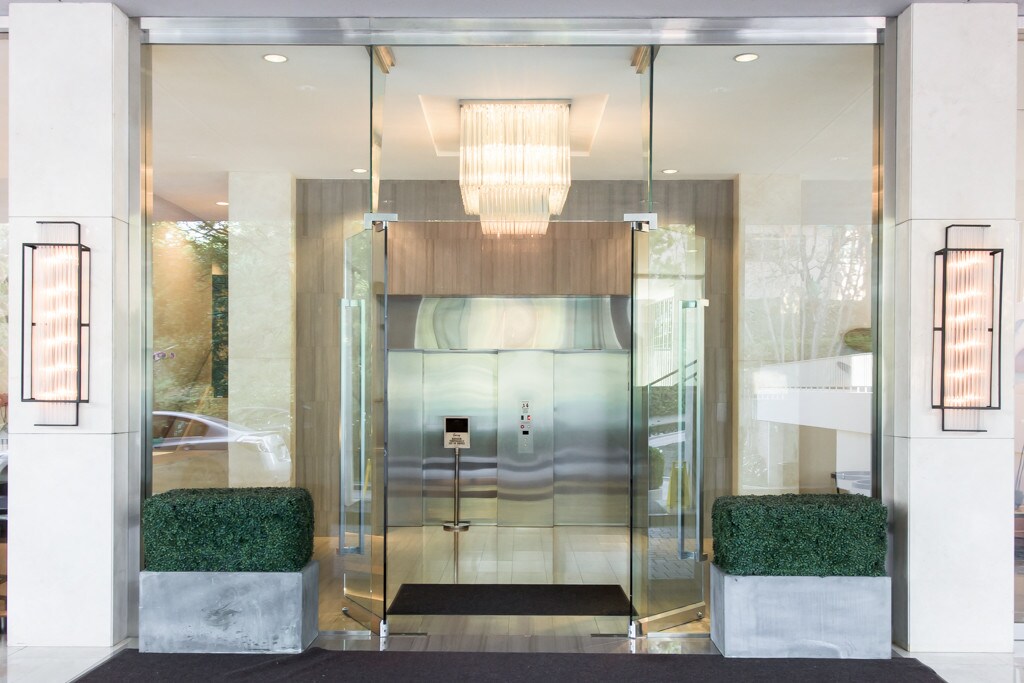 Concierge Service Valet - 875 Comstock Ave