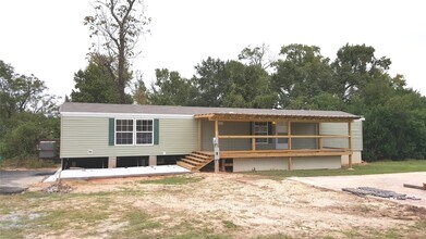 Building Photo - 108 Young St