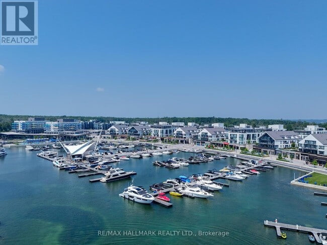 Photo du bâtiment - 415-415 Sea Ray Ave
