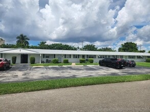 Building Photo - 1119 Lake Terrace